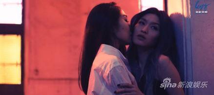 事后烟美女在线视频,激情瞬间，尽享视觉盛宴