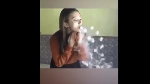 事后烟美女在线视频,激情瞬间，尽享视觉盛宴